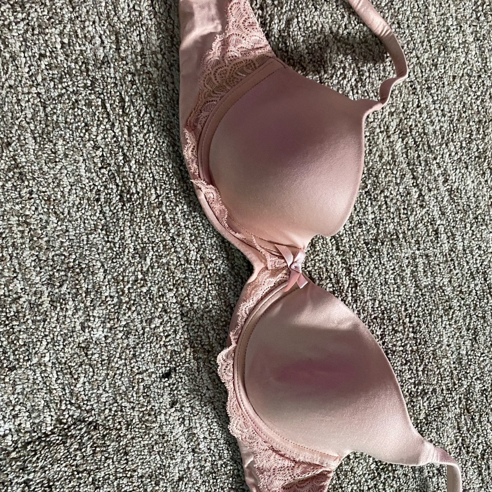 Laced bra Size 36 A. Only been worn a few times.